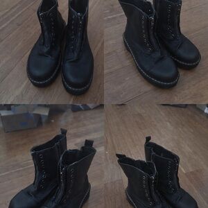 Torrid combat boot zip up closure size 12 WW